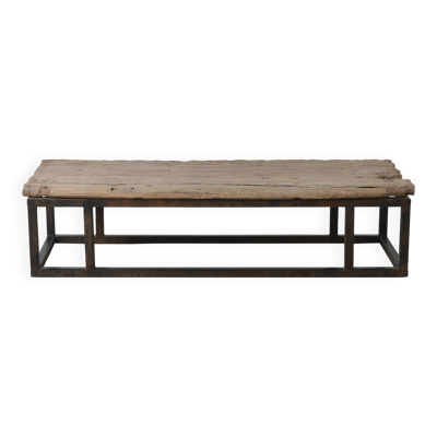 Guyuan – Table basse en orme ancien et structure en métal n°1