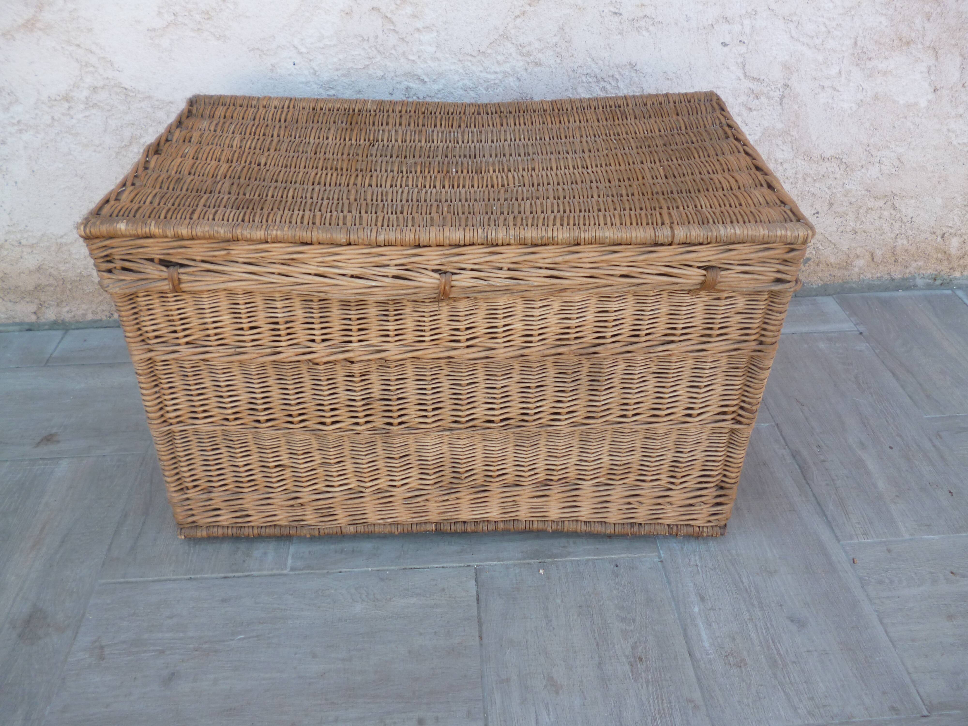 Handle trunk with keys by Beaumont Paris