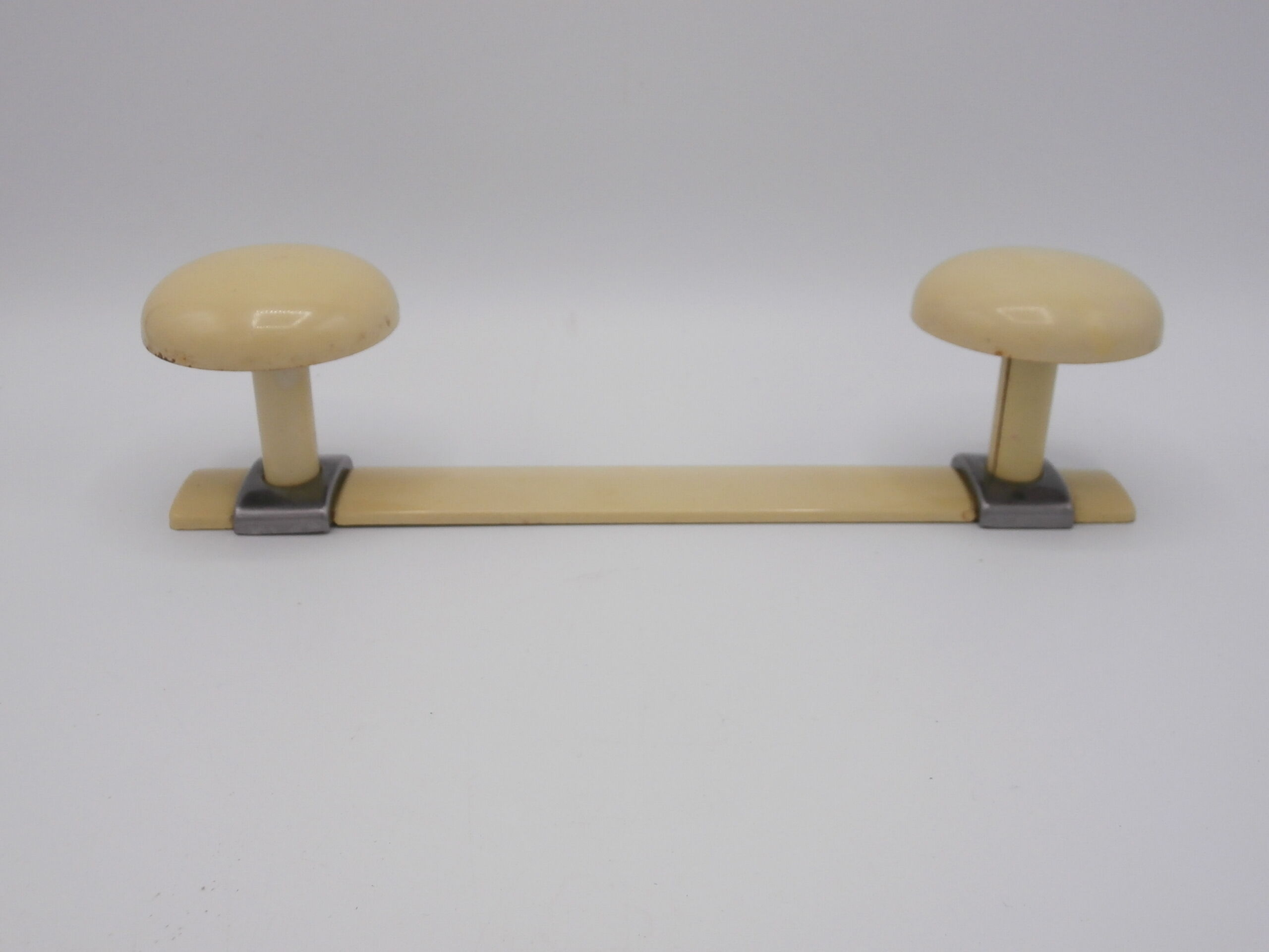 Coat hangers 2 hooks