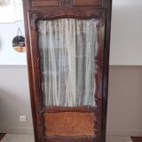 Window cap in elm magnifying glass