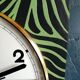 Horloge formica vintage pendule murale silencieuse "Beroz vert ocre"