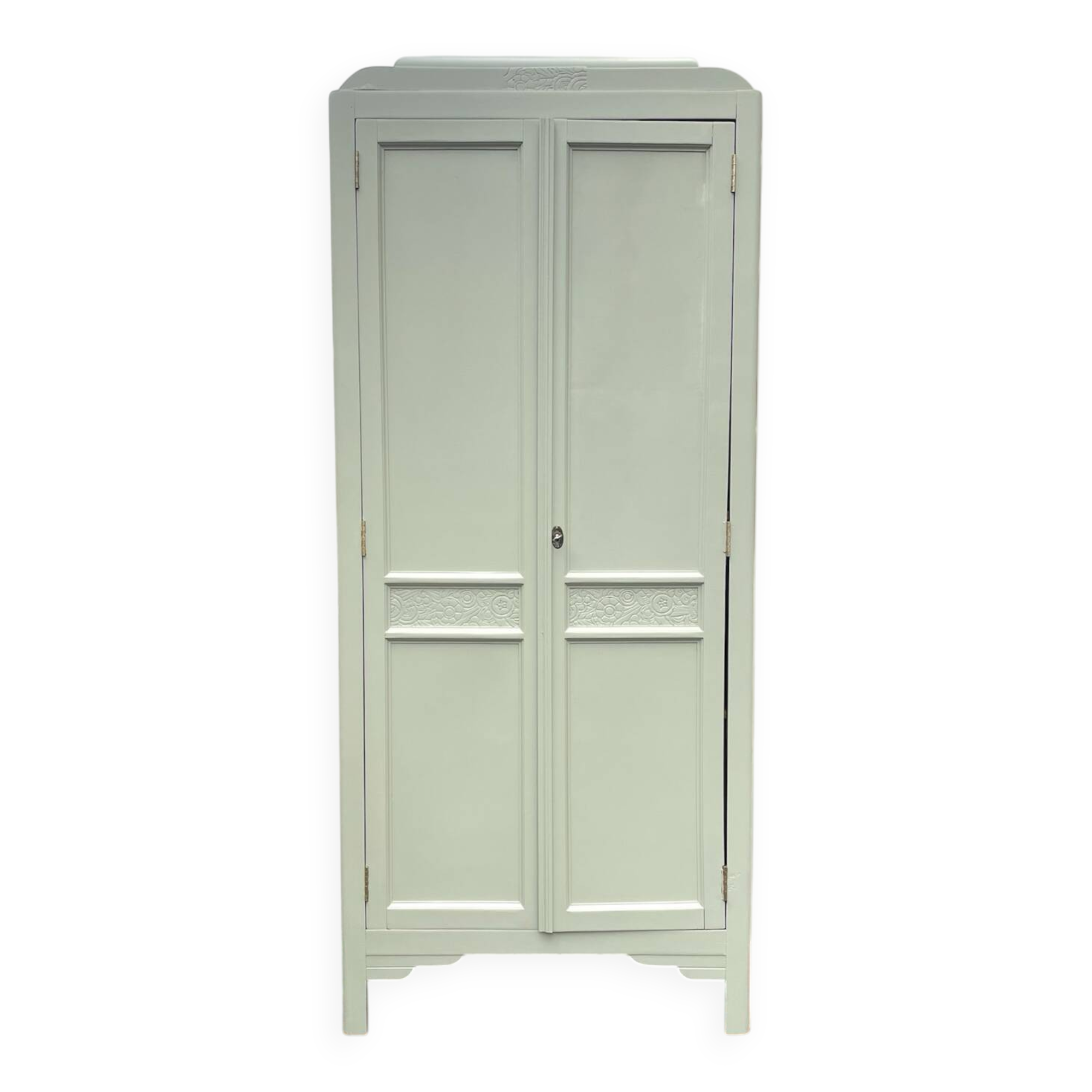 Armoire parisienne vert sauge