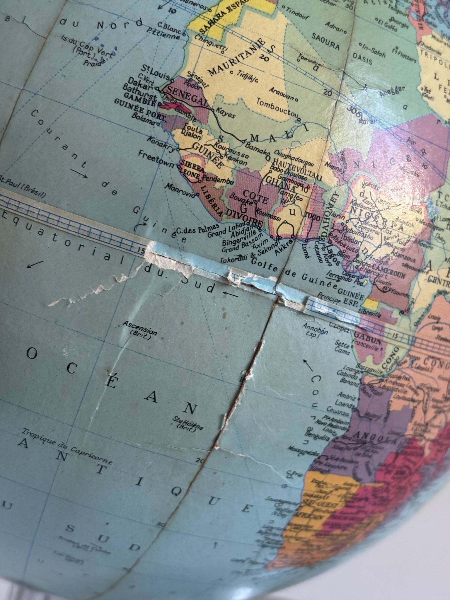 Vintage terrestrial globe 1961 world map Taride Paris - 36 cm