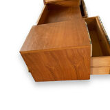 Dressing table in natural wood and fabrics