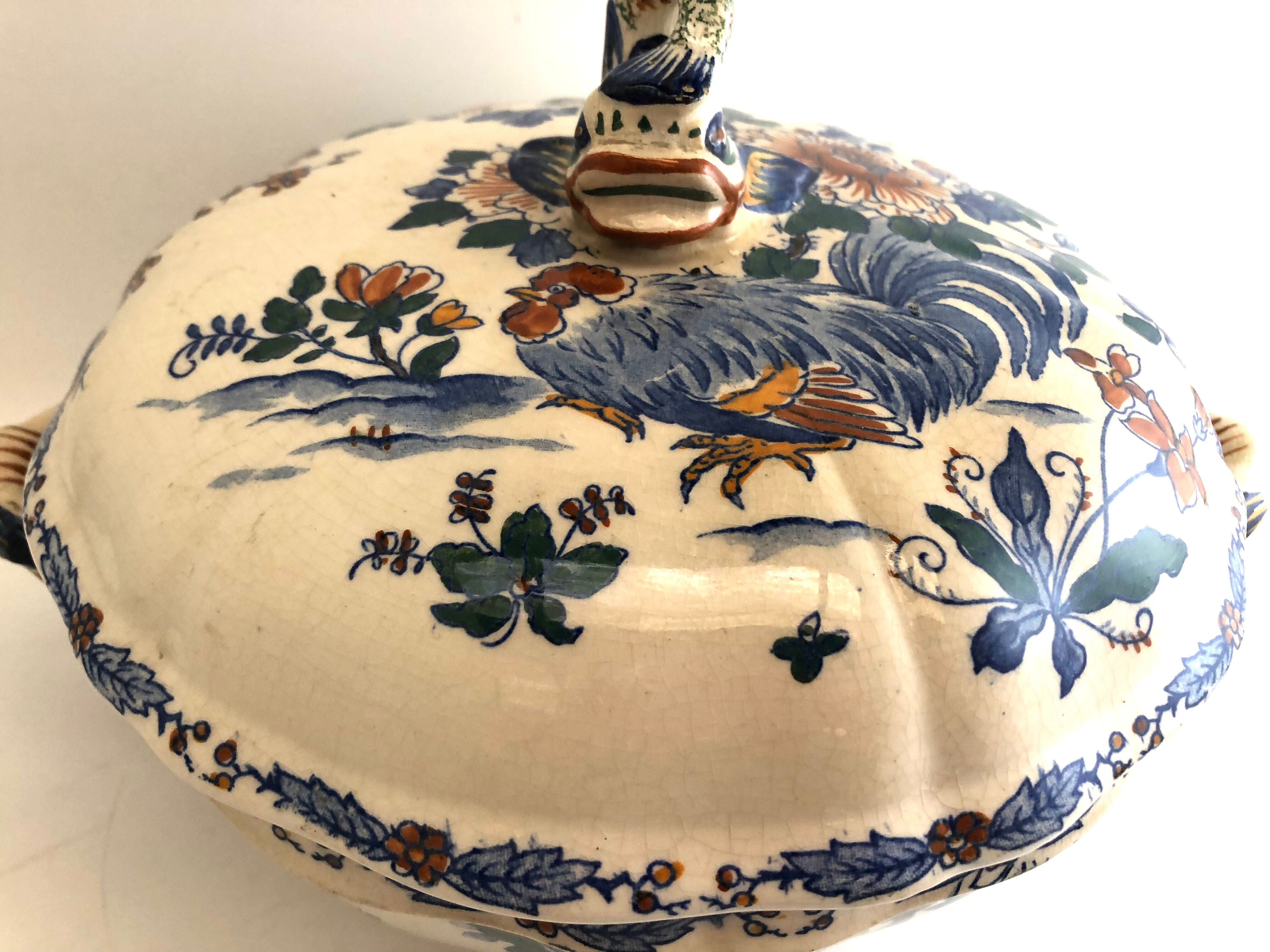 Ancienne soupière Gien décor au coq bleu