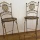 Paire de chaises hautes pliantes en fer forgé – Patine ocre – Style Ja