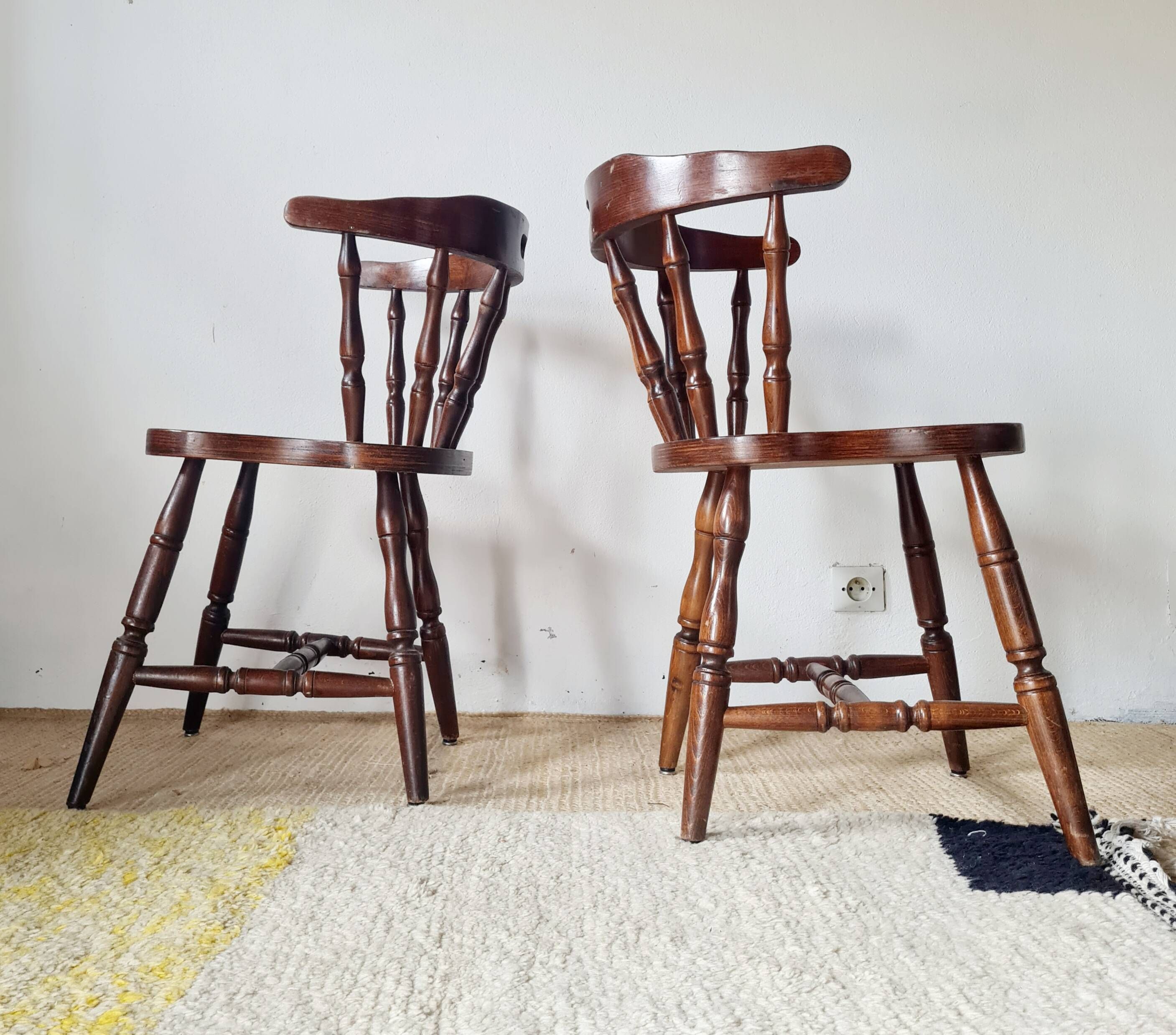 Set of 4 Western Bistro Chairs in Solid Wood – Vintage Pub Style