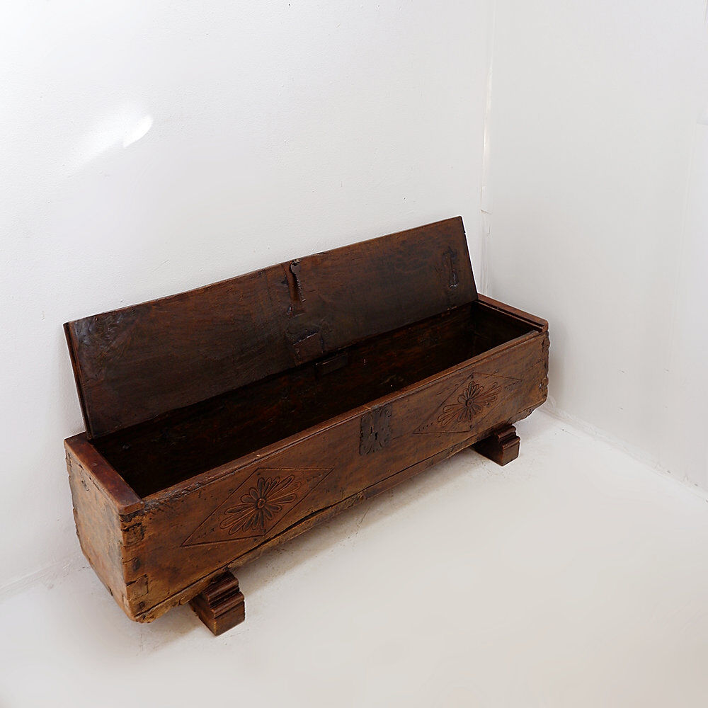 Spanish carved oak bank chest - 18th century