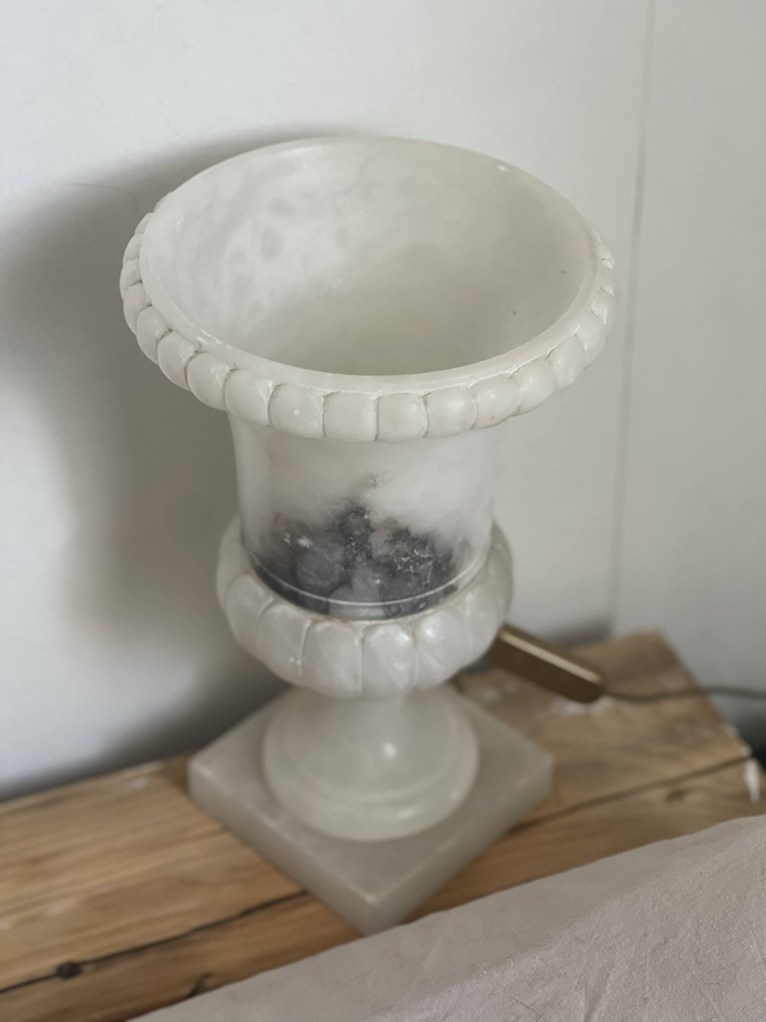 Vintage alabaster lamp on square base - decorative object