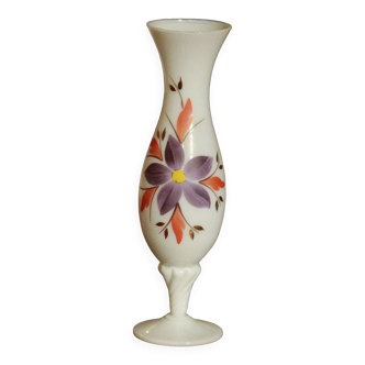 Vase en opaline