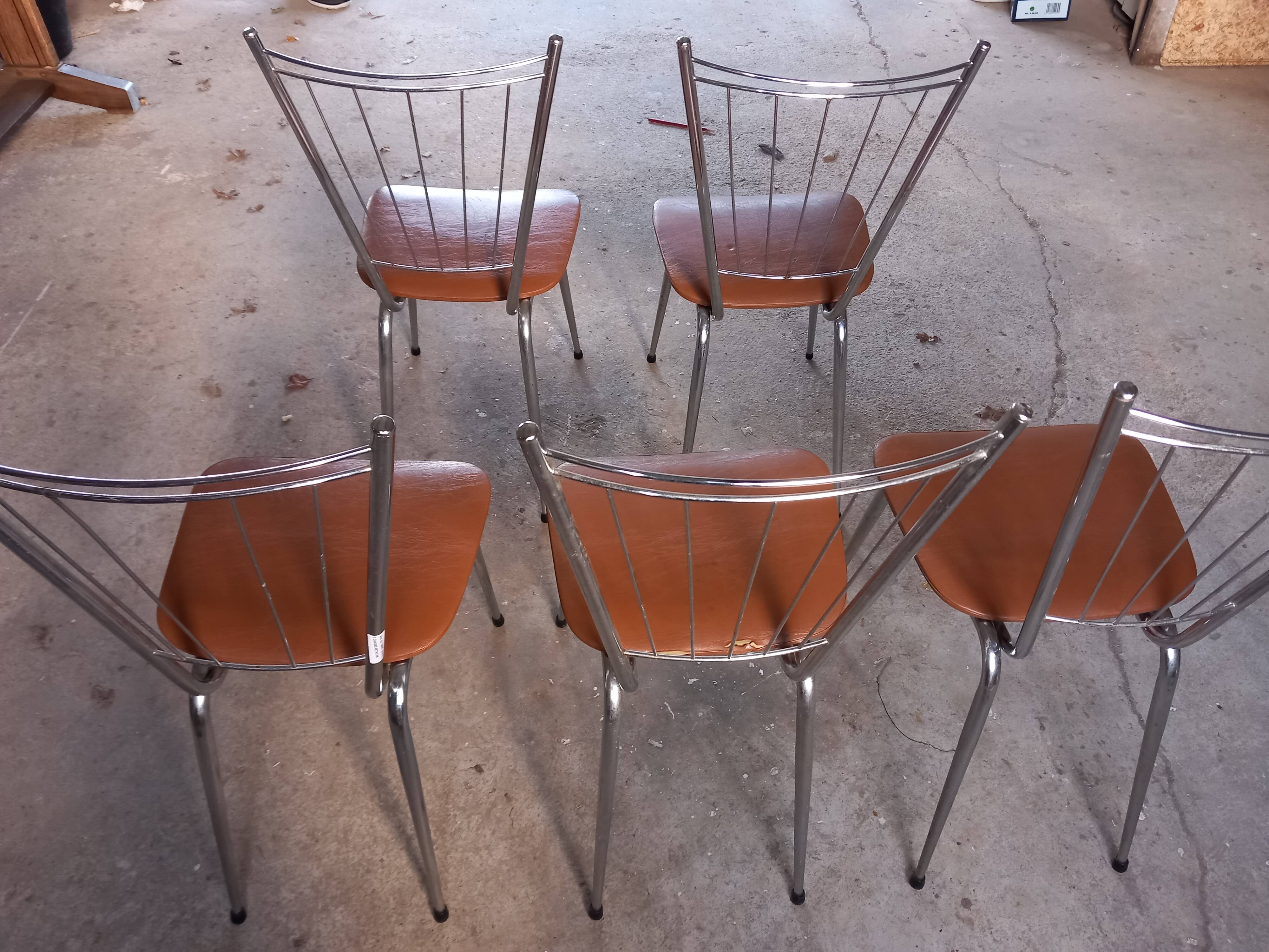 Suite of 5 vintage chairs 1950
