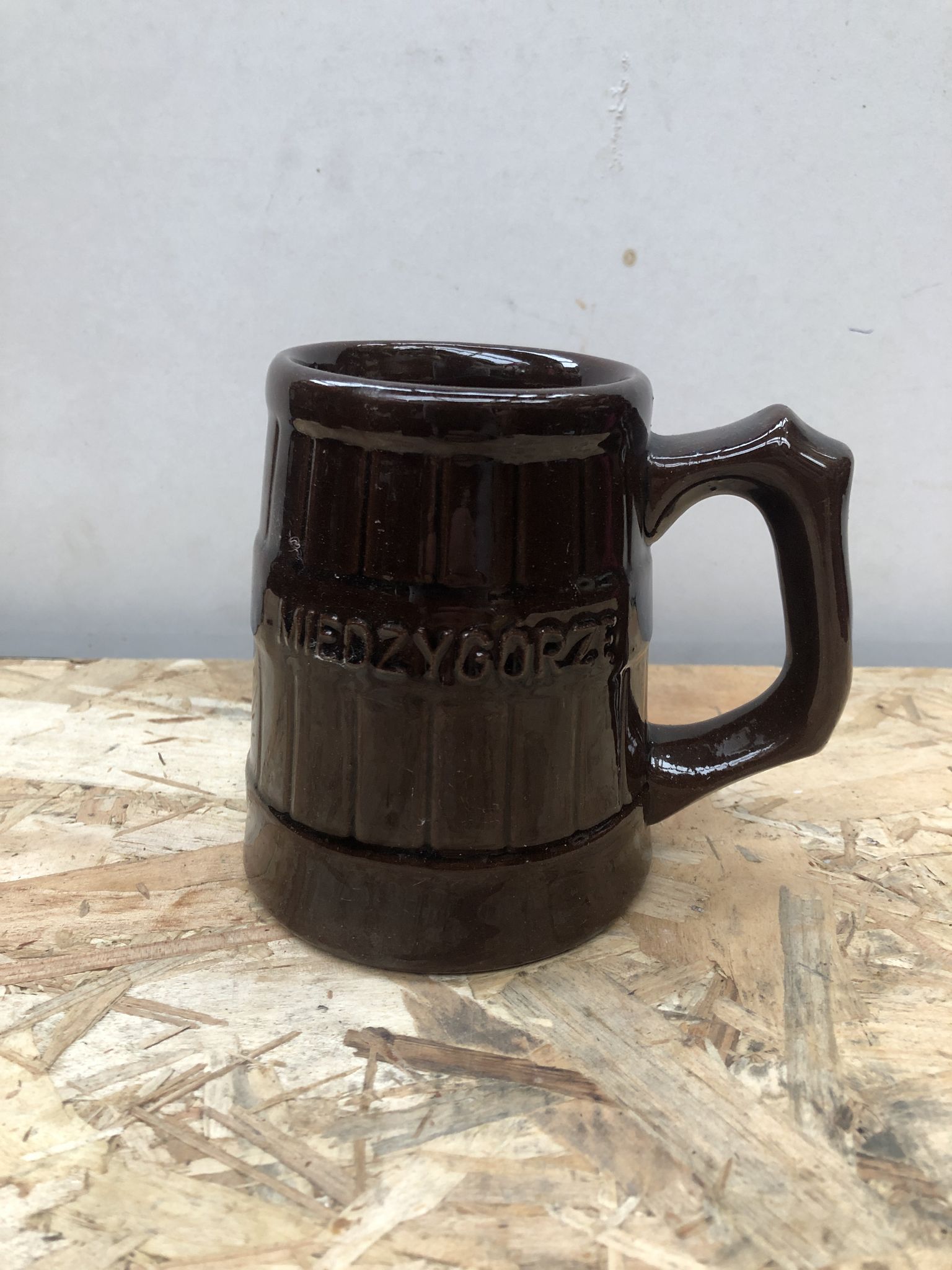 Serie 5 tasses chopes miedzygorze céramique marron vintage