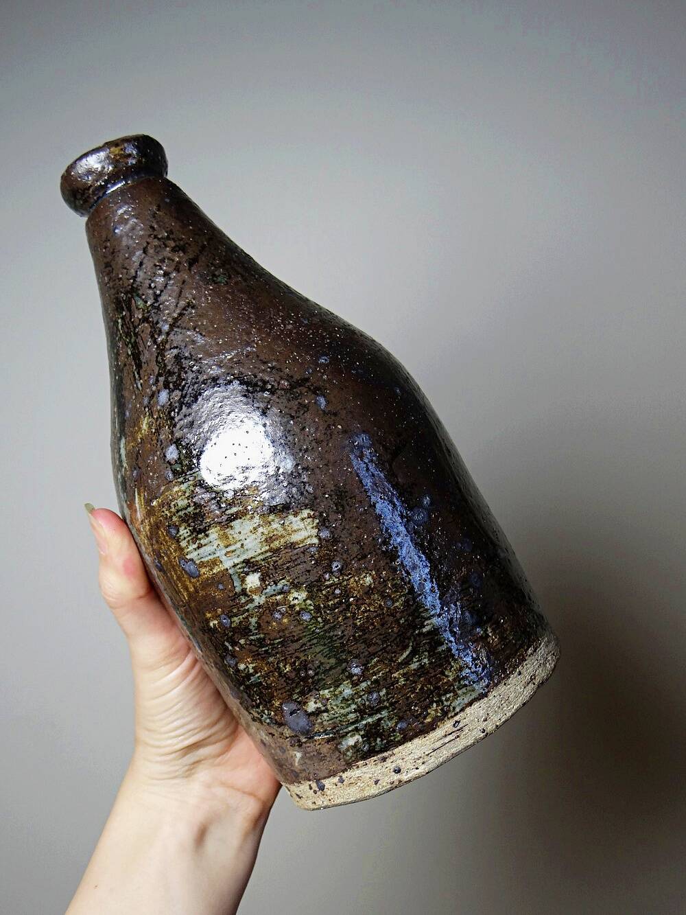 Bouteille en grès pyrité émaillé vintage artisanale signée Jean Lamy