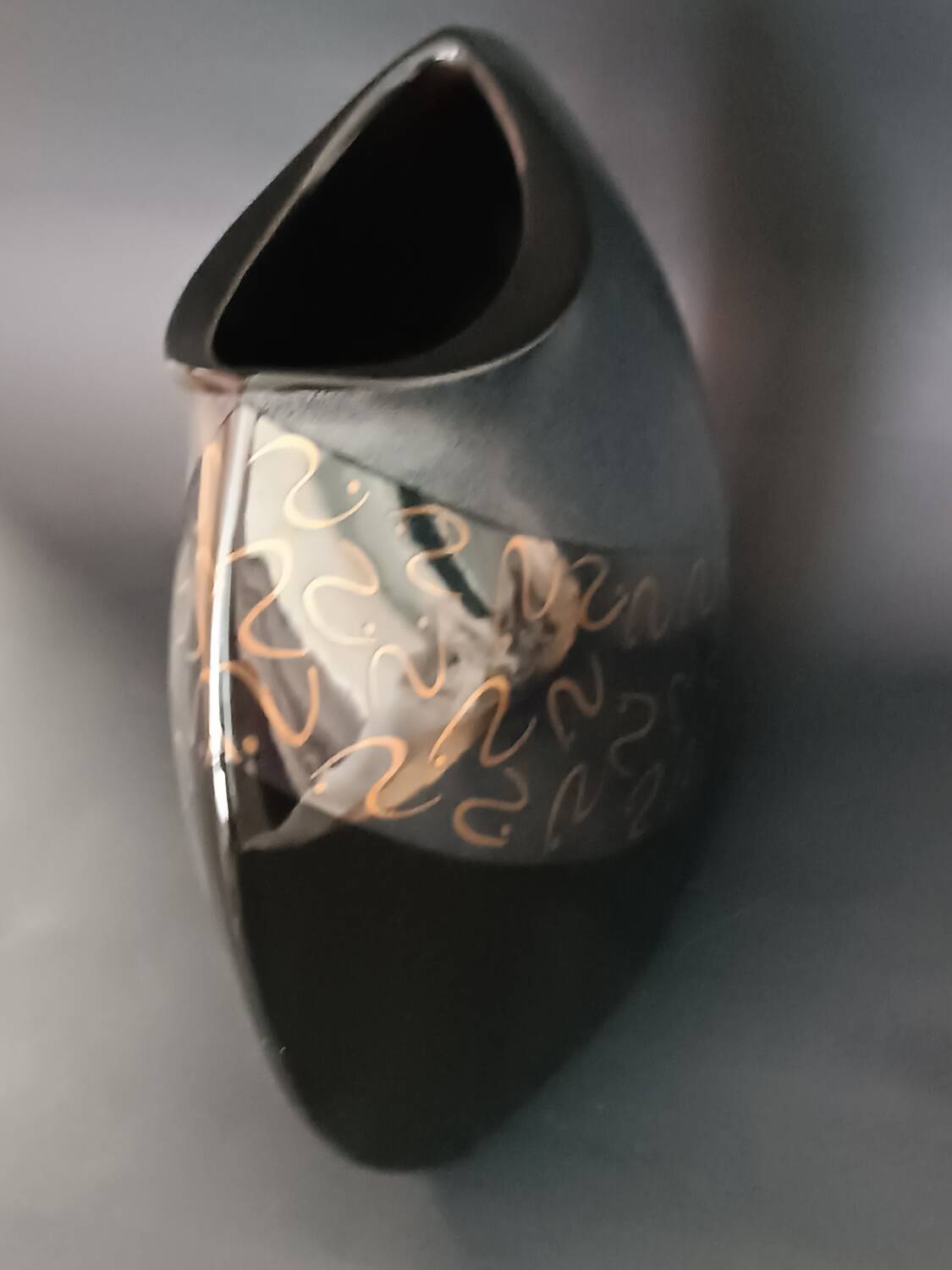 Steuler black ceramic geometric vase