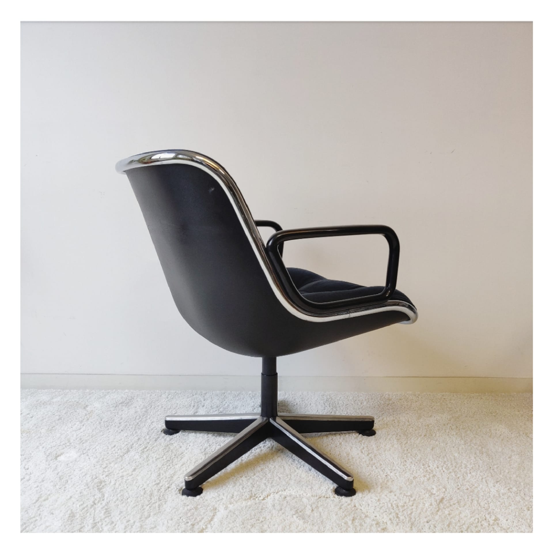 Swivel chair by Charles Pollock for Knoll