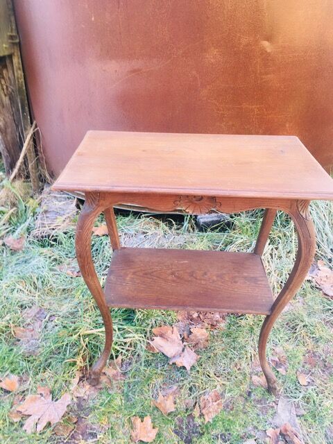 Oak side table with goat legs from the 1940s.