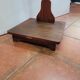 Toise de mesure ancienne en bois sur socle