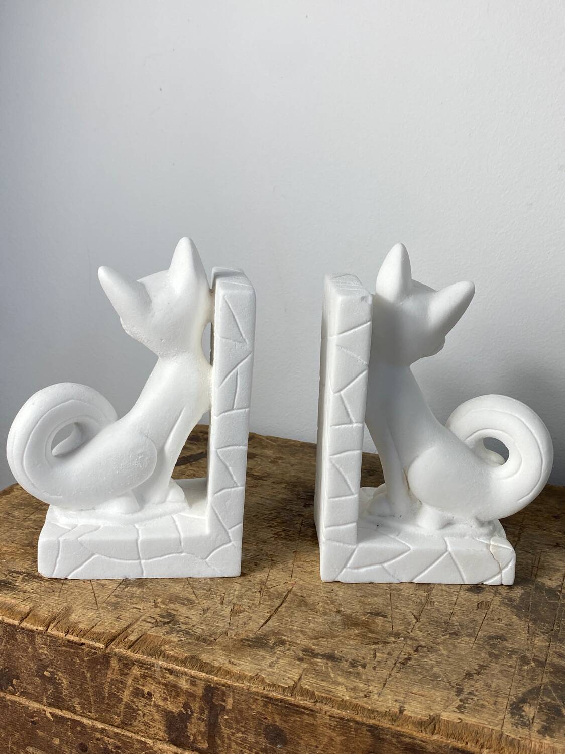 Paire de serre-livres chat en pierre vintage