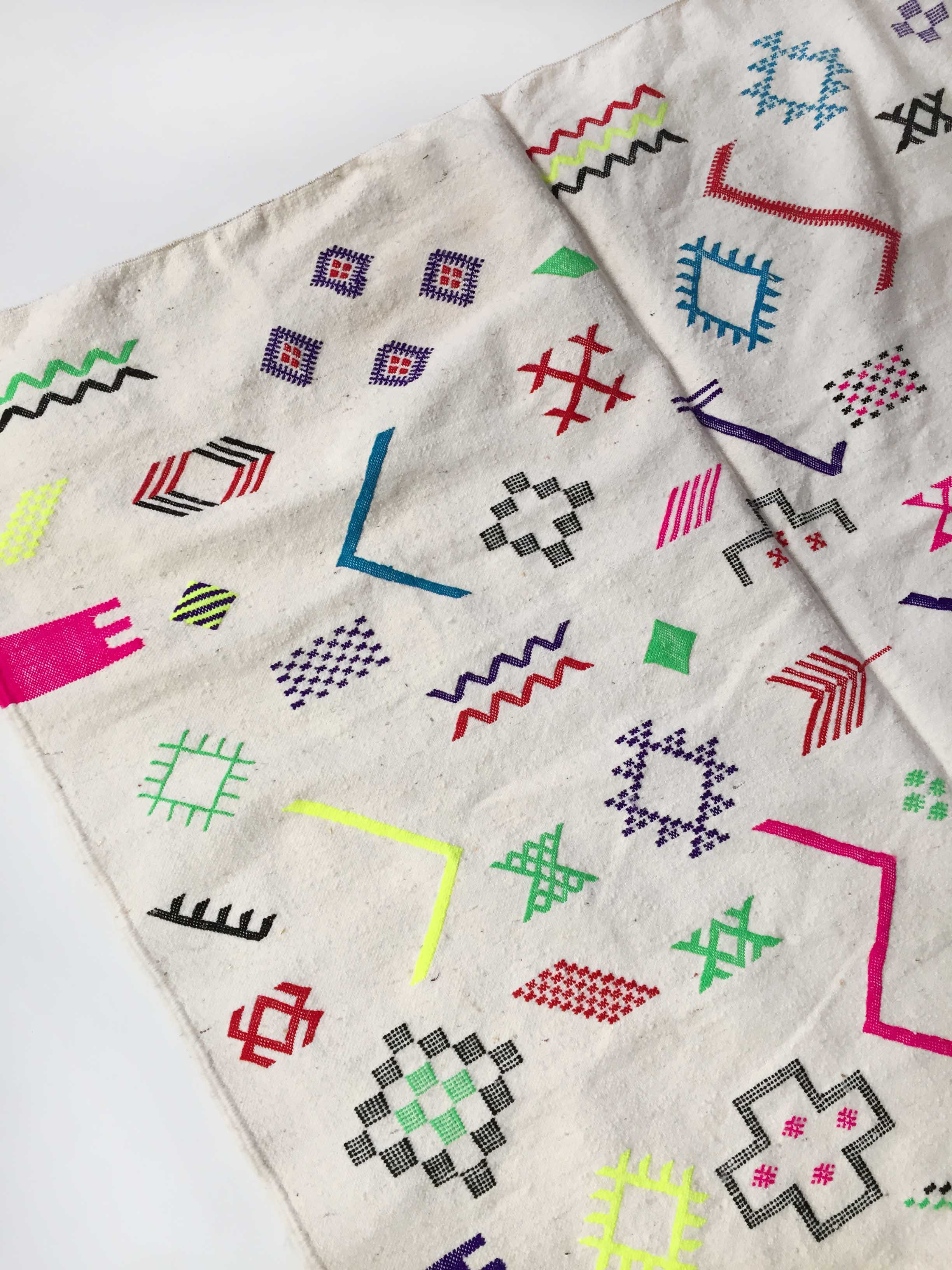 Kilim ecru carpet with colorful and fluorescent patterns 234x144cm