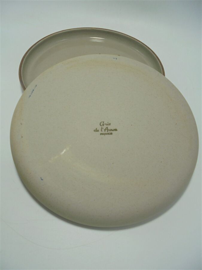 Series of 6 stoneware plates