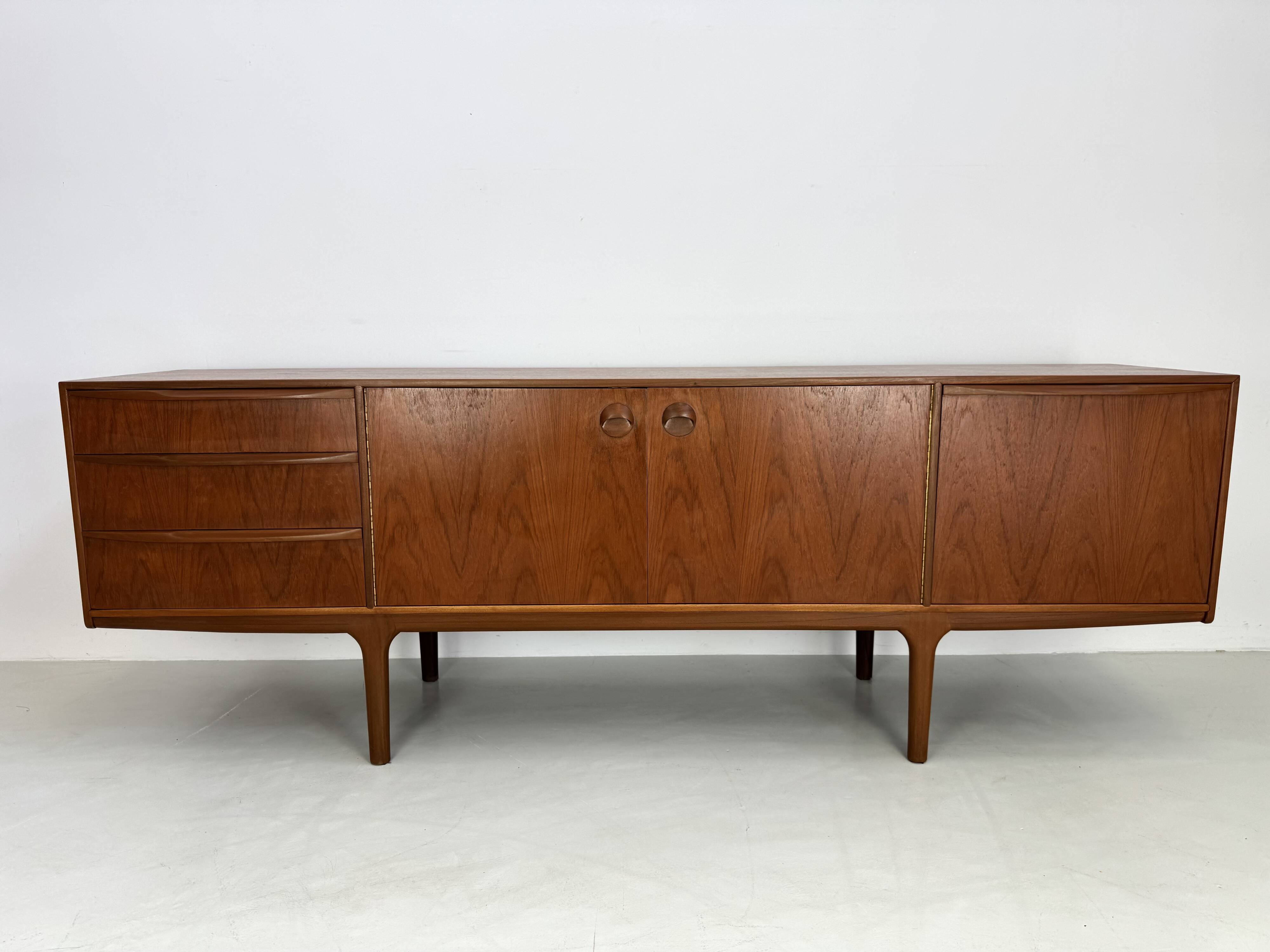 Buffet vintage de McIntosh, design de T. Robertson des années 1960