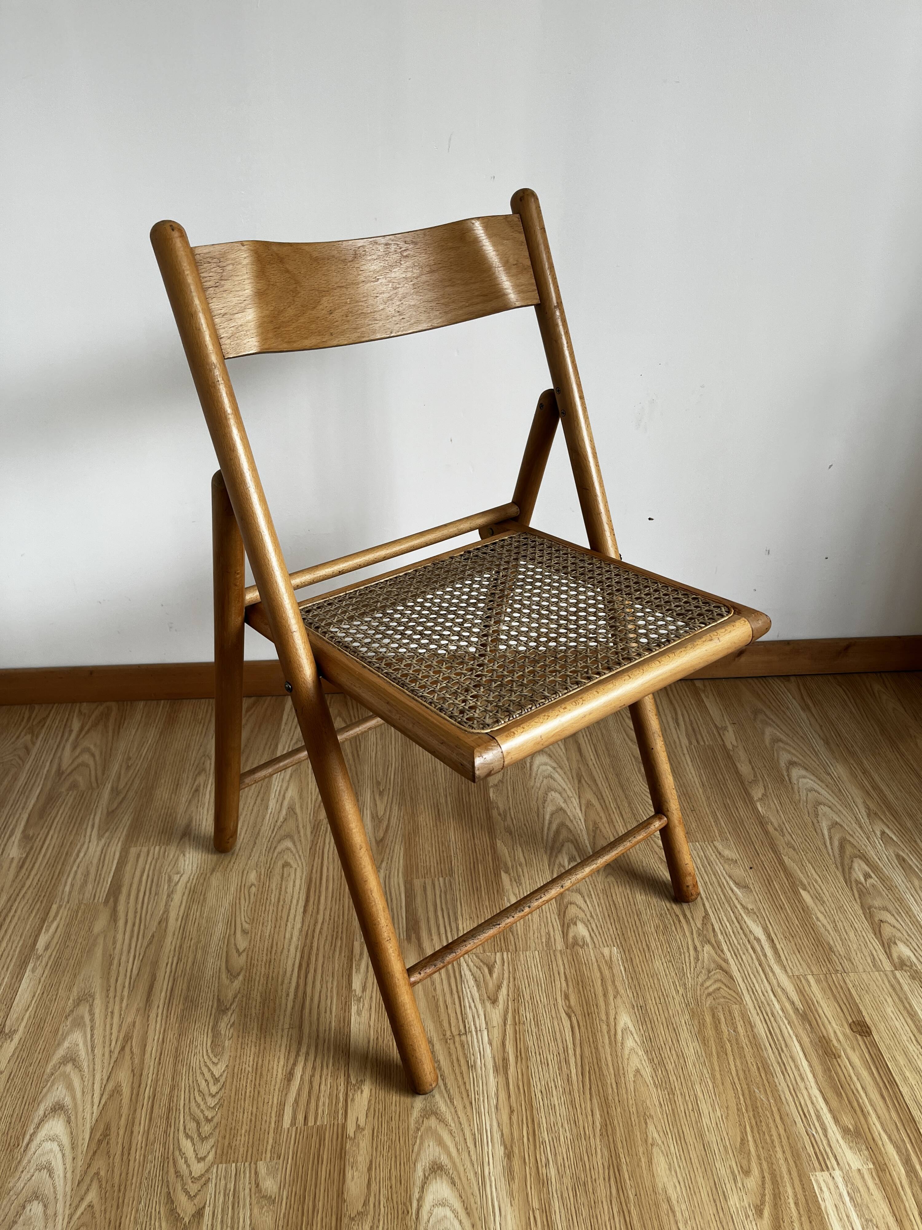 Rattan folding chair