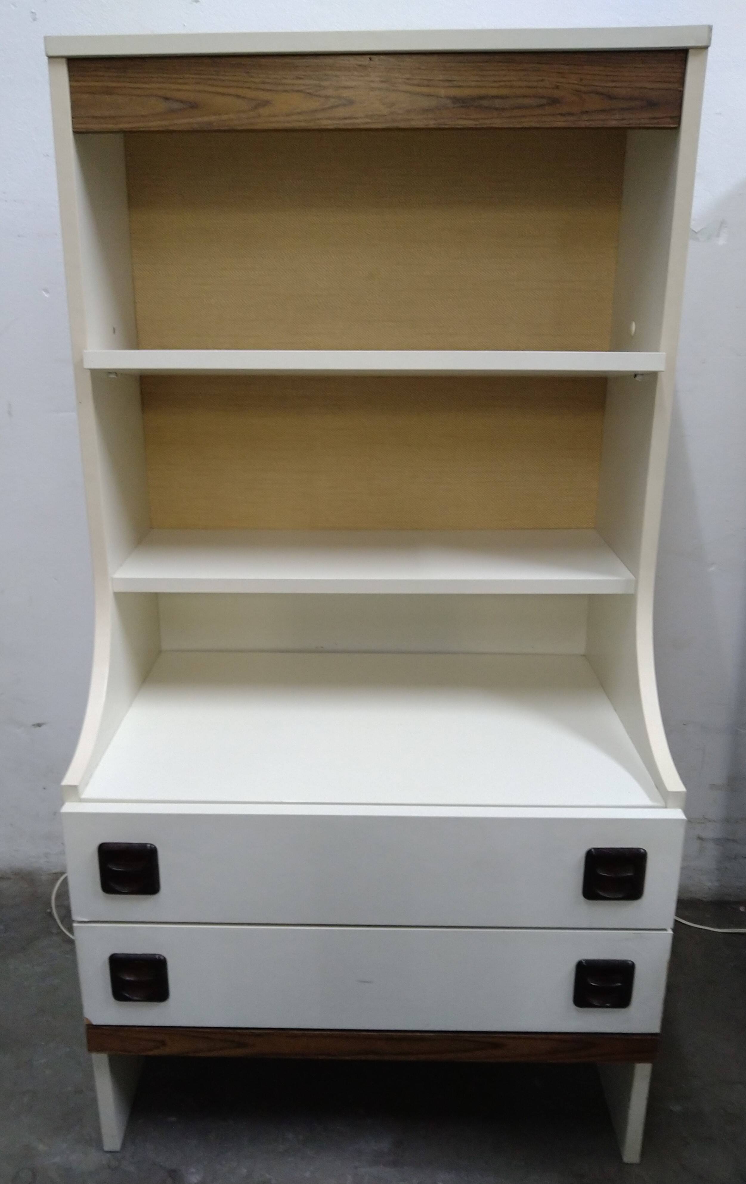 2 vintage dressing / bedside tables