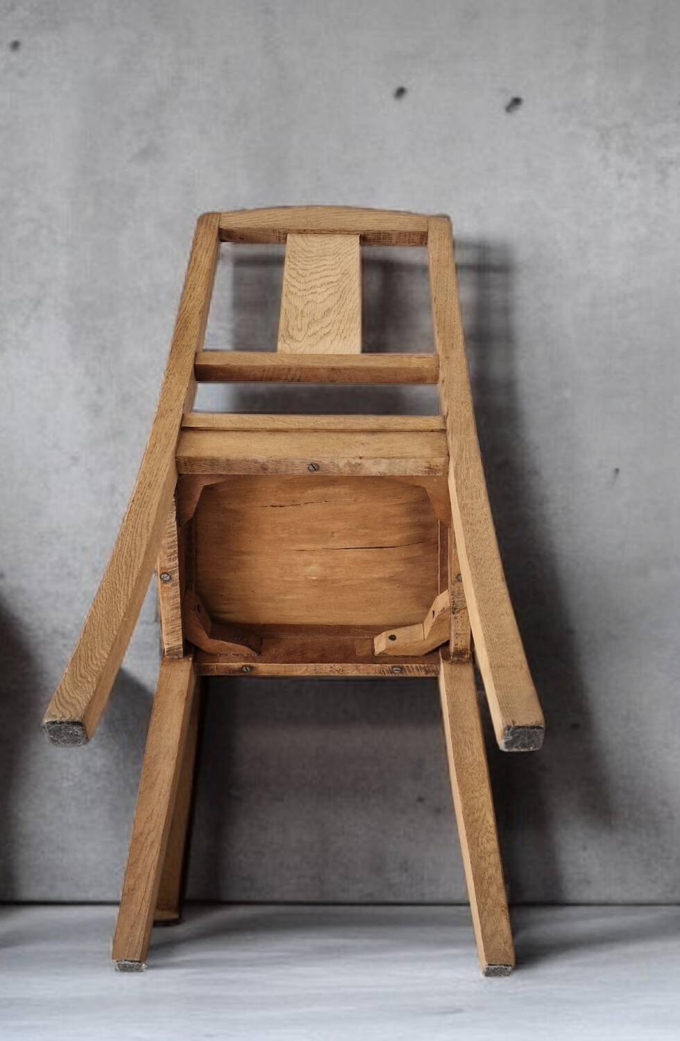 Set of 4 sculpted oak chairs – 1940s Art Deco style