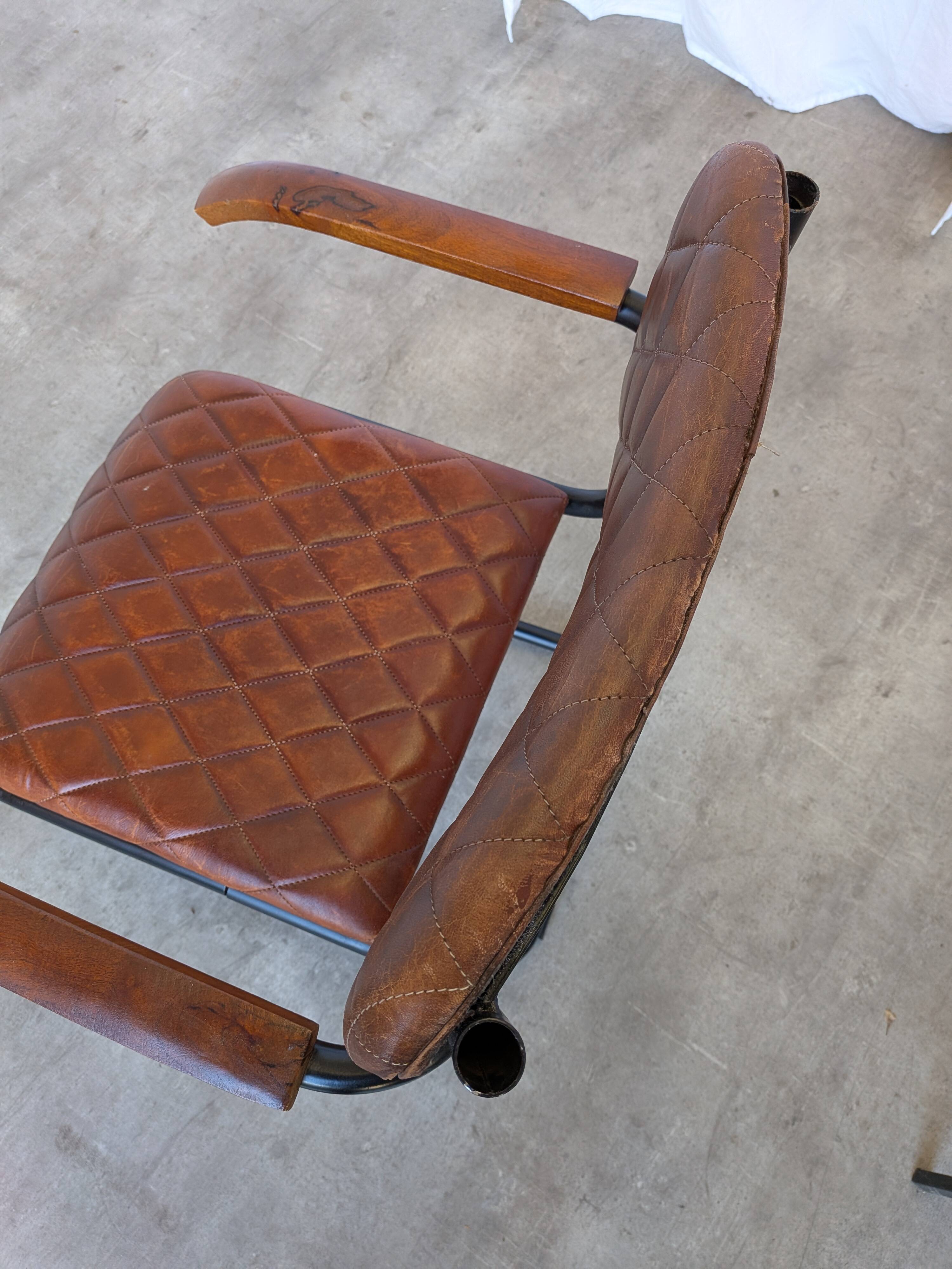 Chaise de salle à manger en cuir matelassé vintage : fauteuil de bureau industriel