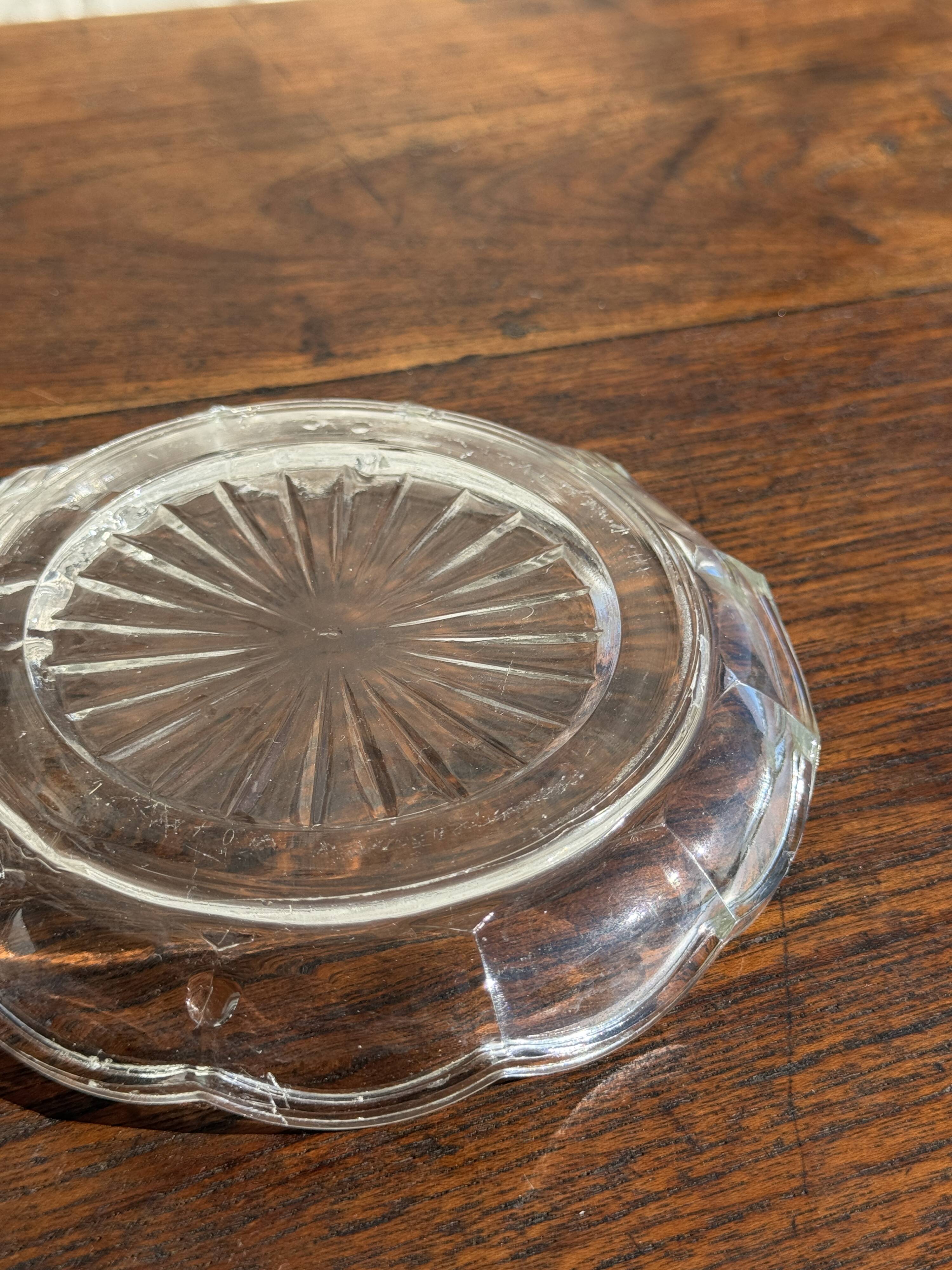 Cendrier vintage en verre moulé en forme de fleur D14 H2,5