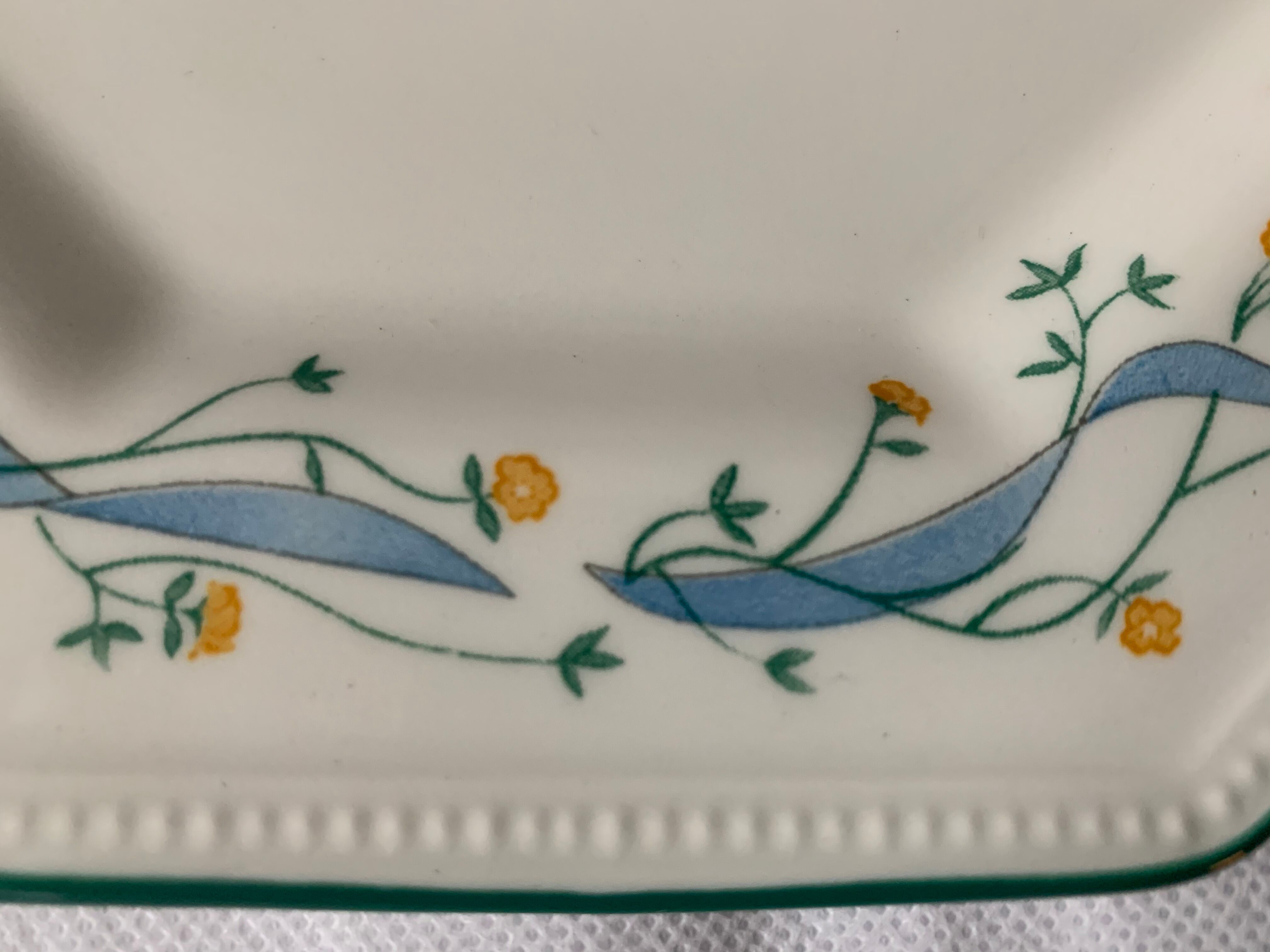 12 octagonal dessert plates in blue and yellow green English porcelain Johnson Brothers