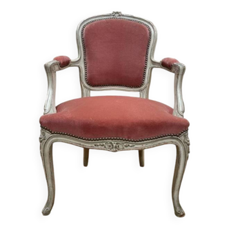 Fauteuil cabriolet de style Louis XV en velours rose