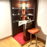 Bar art deco/cruise ship style staff