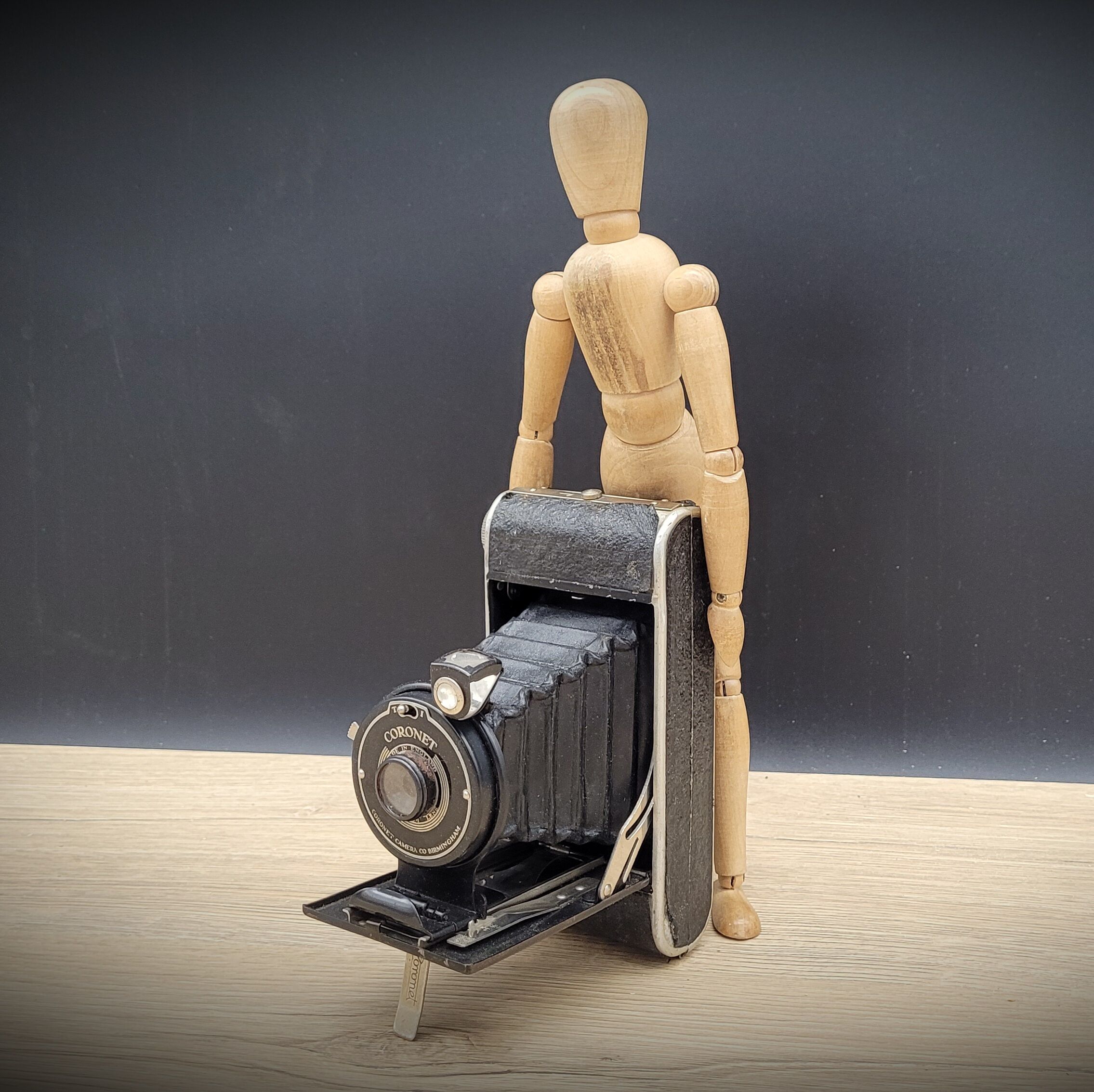 Coronet bellows camera