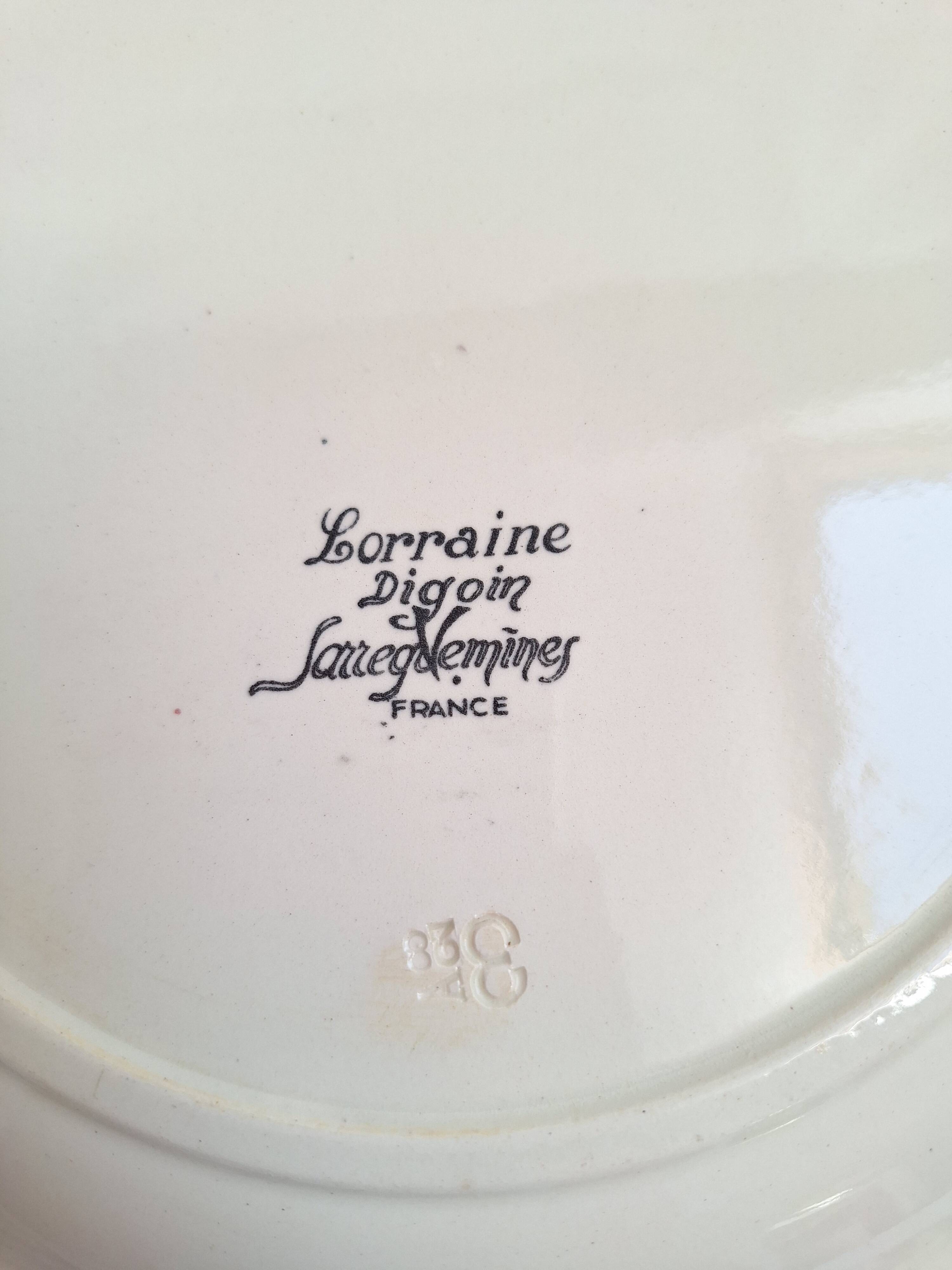 Round plate Digoin Sarreguemines Model Lorraine