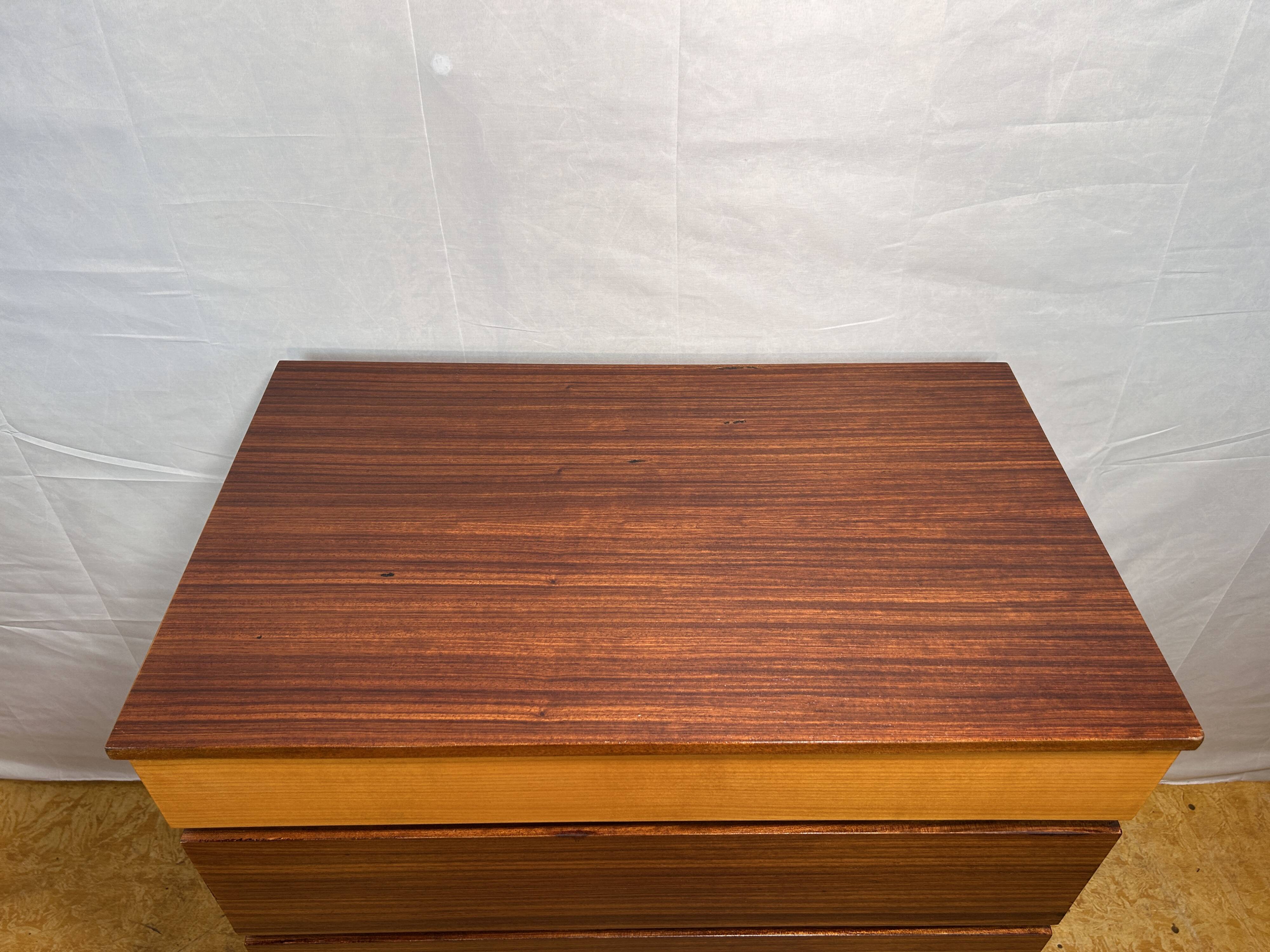 Mid-Century Retro Vintage Teak Chest of Drawers by Meredew (1960s) – Design