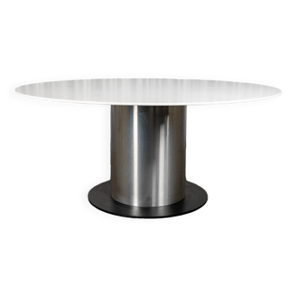 Round table with central barrel