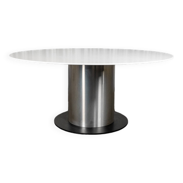 Round table with central barrel