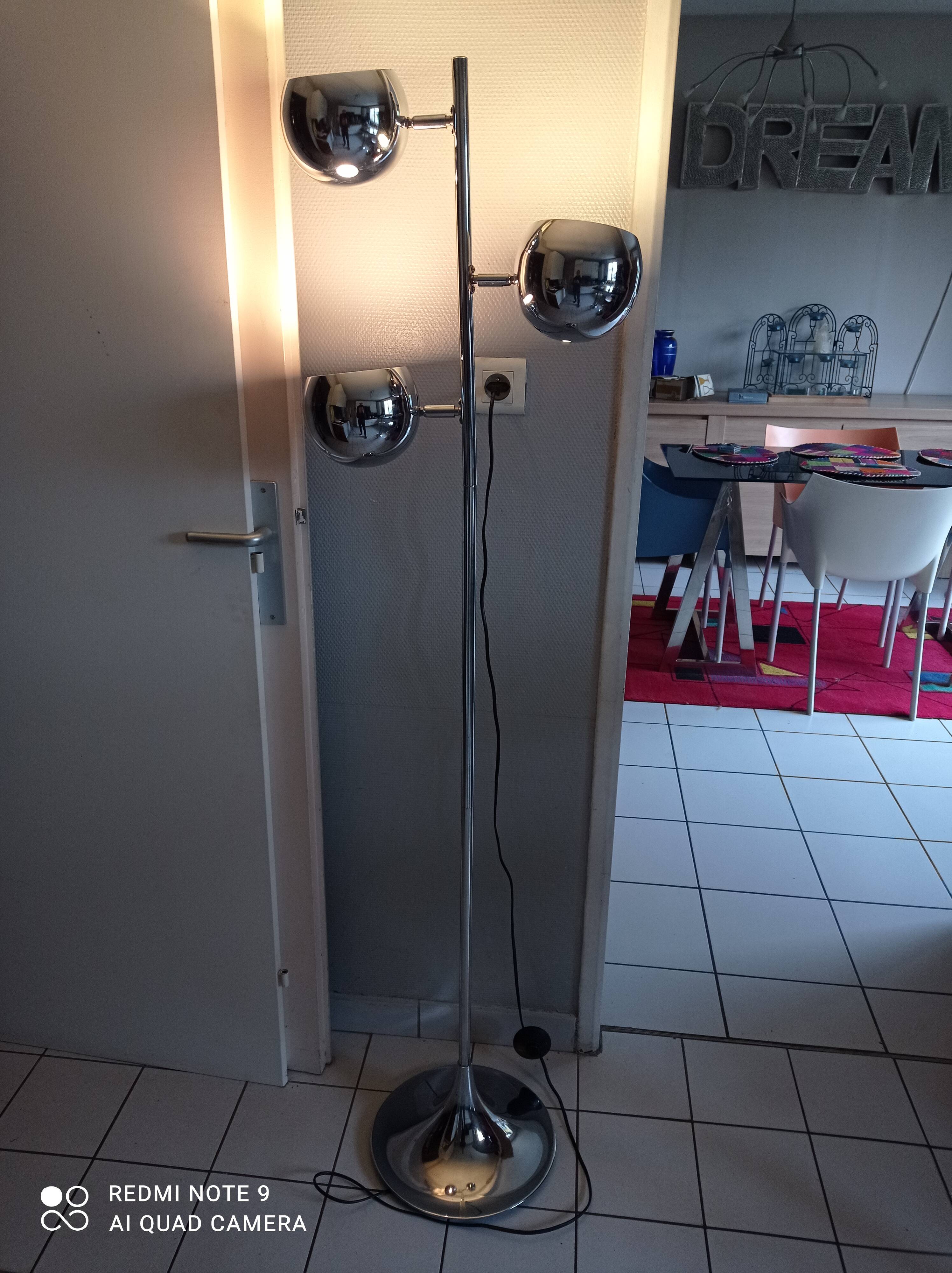 Eyeball floor lamp Tulip foot