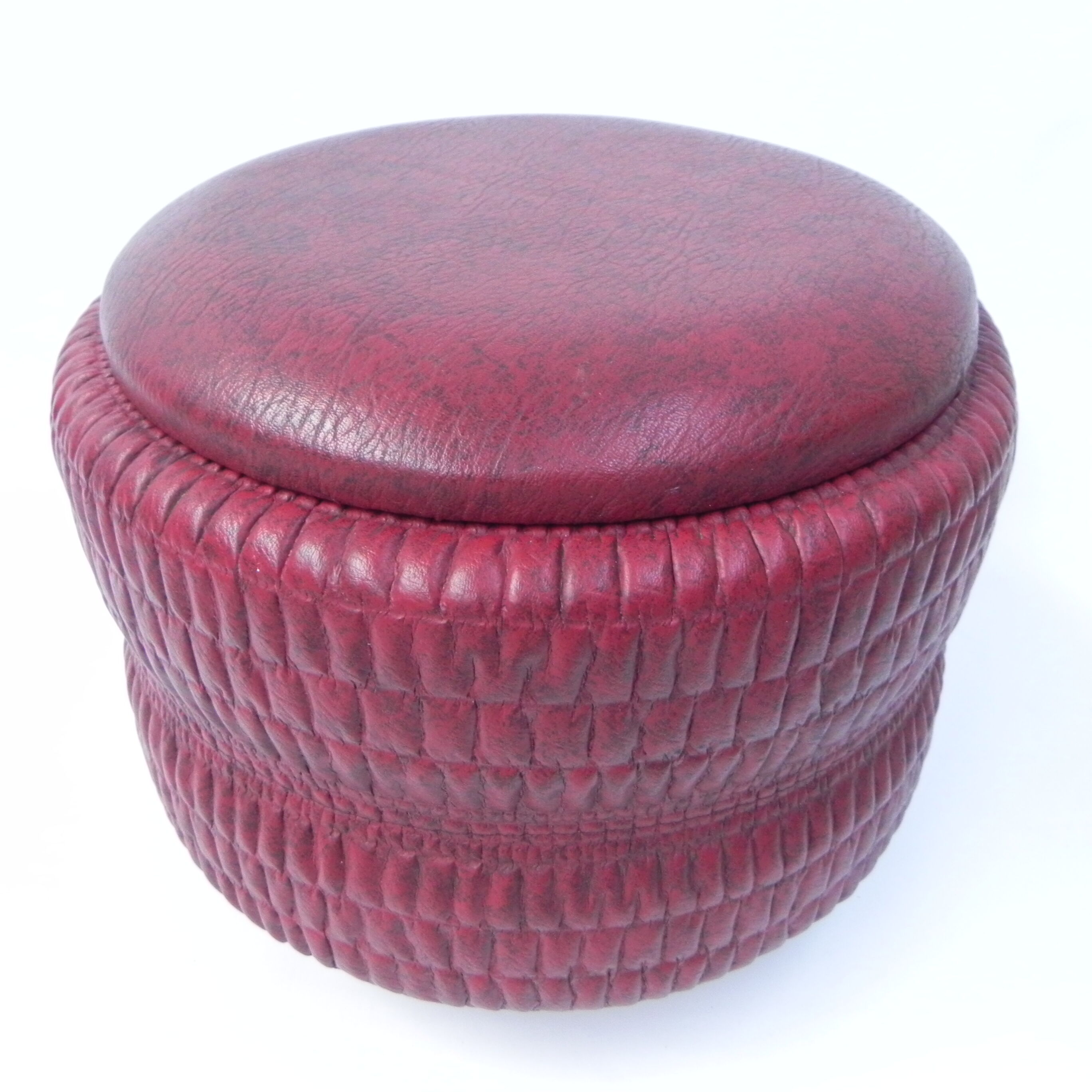 Vintage pouf on 3 legs