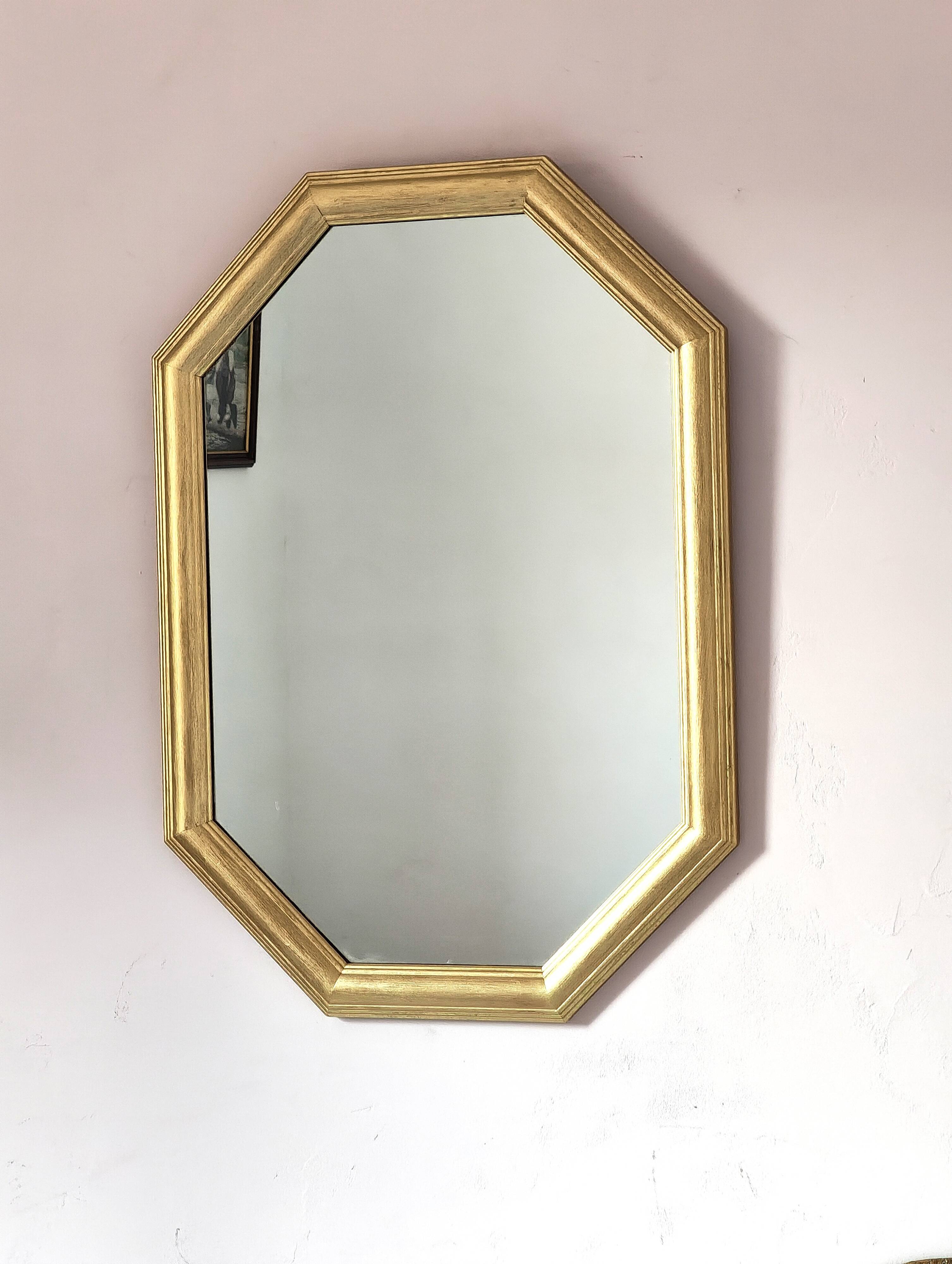 Golden octagonal mirror