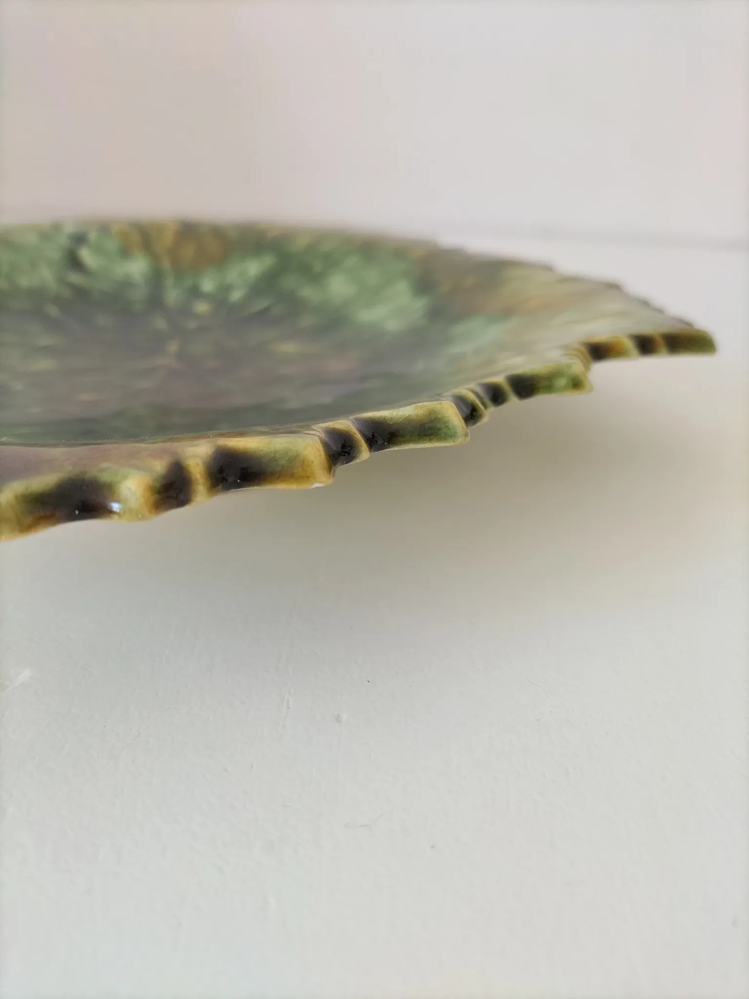 Clay leaf cutter – Art Pottery of the Sorgue