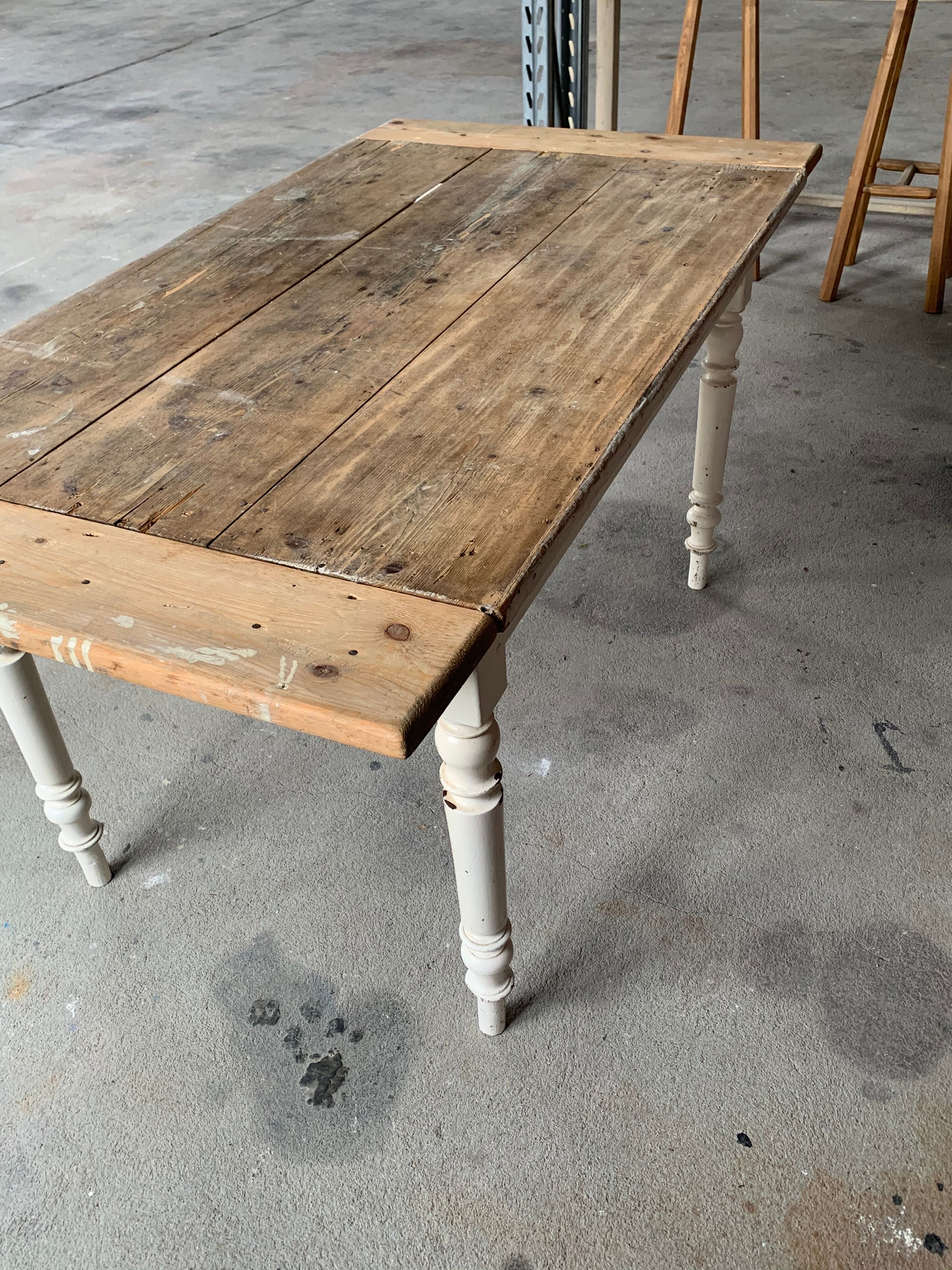 Farm table