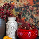 Vase tripode céramique à l'émail rouge vif vintage