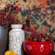 Vase tripode céramique à l'émail rouge vif vintage