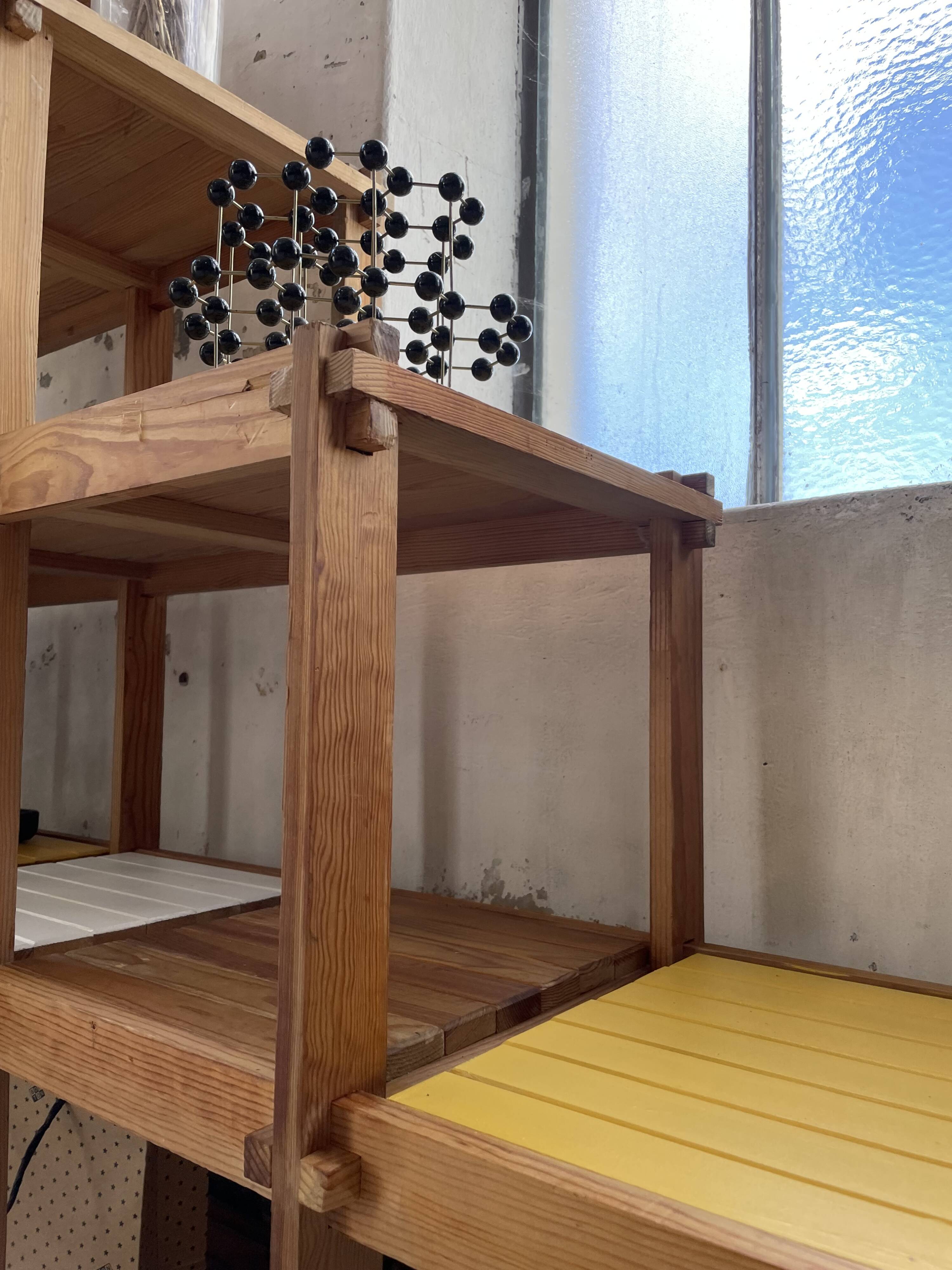 Bauhaus Maison Regain yellow white shelf