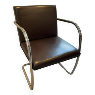 Brno Knoll chair by Ludwig Mies van der Rohe