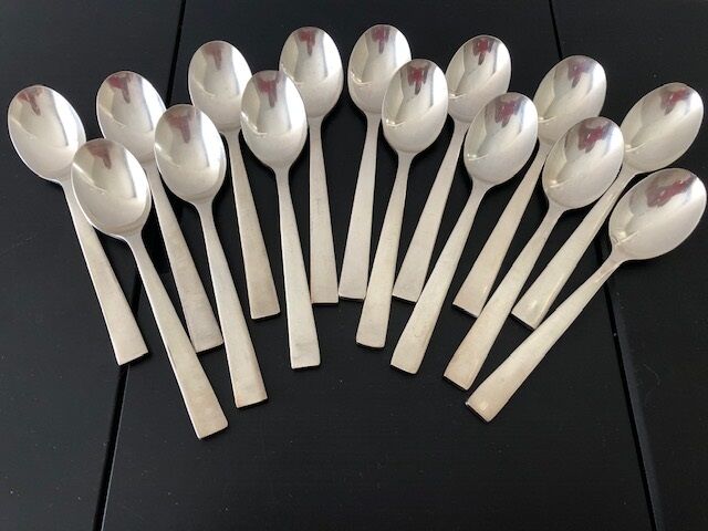 15 silver metal spoons - modern shape