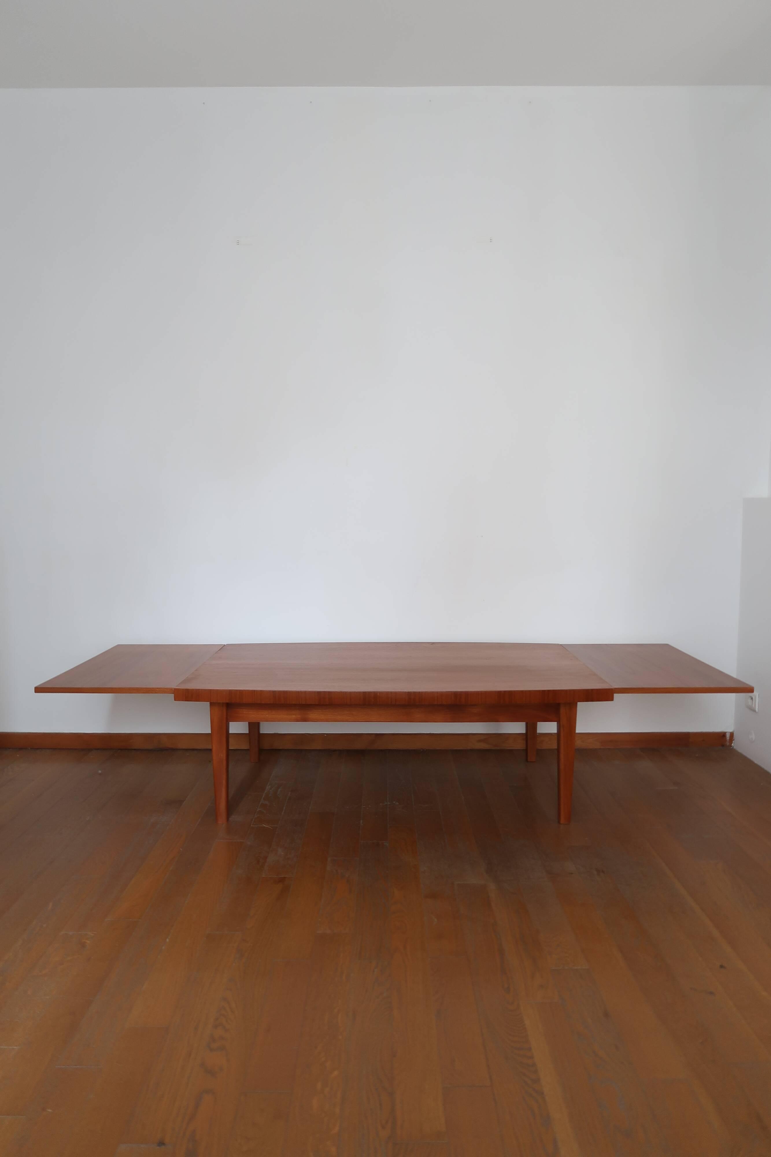 Large Scandinavian extendable coffee table
