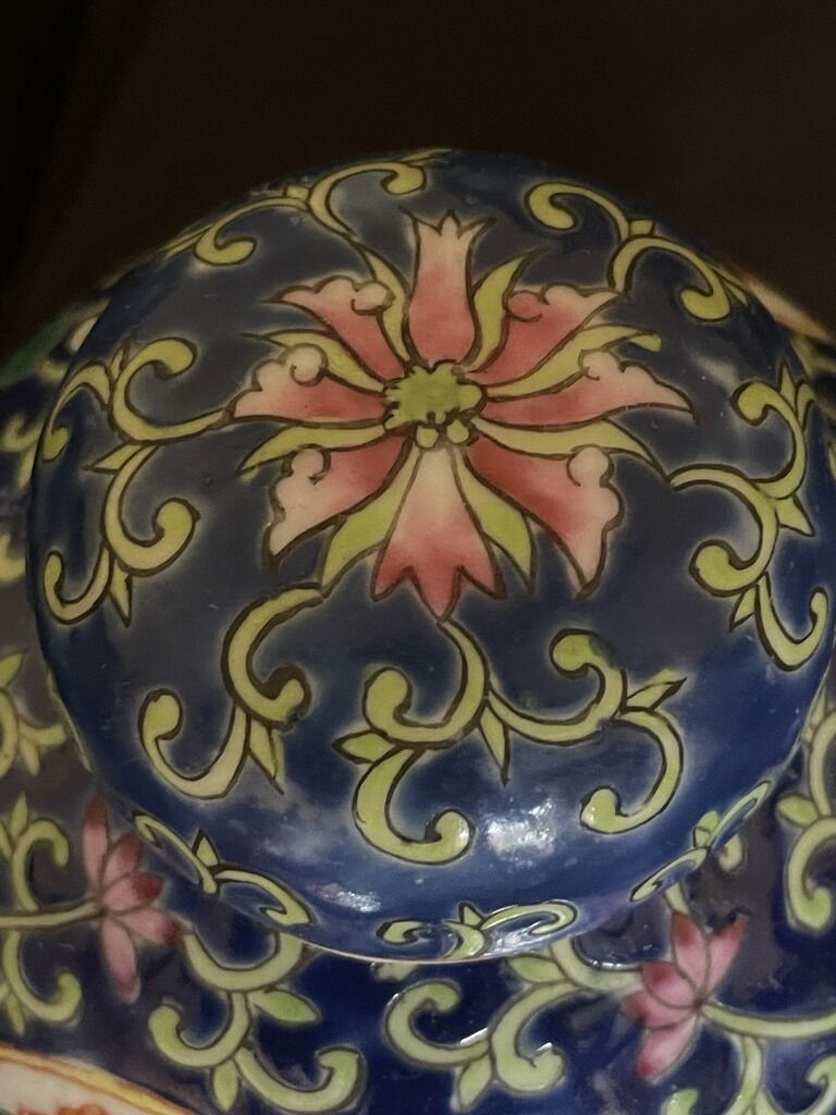 Porcelain tea pot